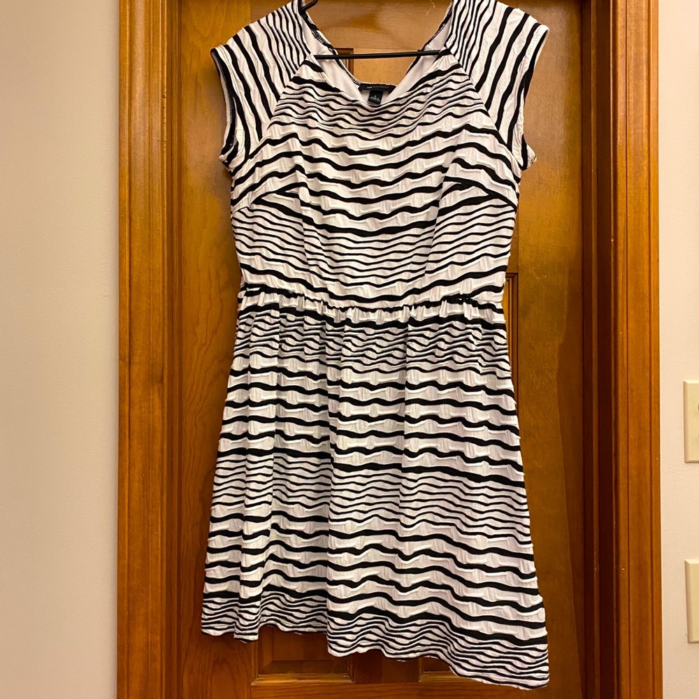 Black and white party dress - Large